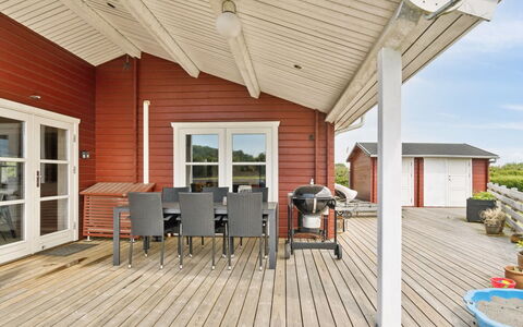 Anneli - 600M from the Sea: Dak, Huis, Huis, Verblijf, Deur, Siding, Dek, Veranda, Plank, Hardwood