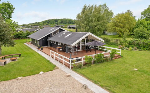 Flicka - 275M from the Sea: Verblijf, Huis, Huis, Dak, Veranda, Landgoed, Siding, Garden Gebouwen, Boerderij, Werf