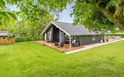 Flicka - 275M from the Sea: Verblijf, Huis, Huis, Dak, Veranda, Landgoed, Siding, Garden Gebouwen, Boerderij, Werf