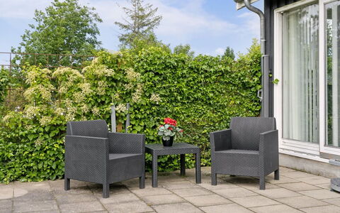 Locan - 1.2Km from the Sea: Dak, Huis, Huis, Verblijf, Siding, Landgoed, Oprit, Garden Gebouwen, Werf, Schuur