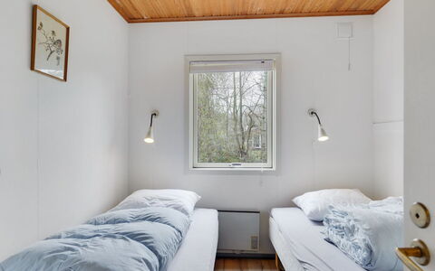 Felisa - 300M from the Sea: Muur, Hout, Slaapkamer, Plafond, Bed, Verdieping, Interieur Ontwerp, Flooring, Bedding, Huis