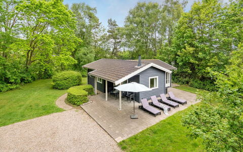 Felisa - 300M from the Sea: Meubilair, Interieur Ontwerp, Flooring, Hout, Verdieping, Plafond, Houten Vloer, Stoel, Tafel, Verlichting