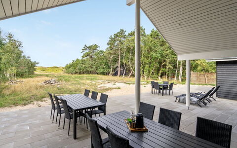 Jorn - 75M from the Sea: Huis, Dak, Huis, Verblijf, Schuur, Garden Gebouwen, Siding, Werf, Blokhut, Hut