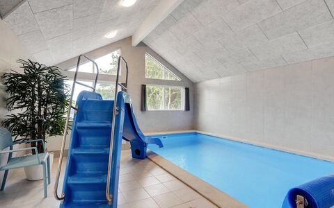 Jorn - 75M from the Sea: Huis, Dak, Huis, Verblijf, Schuur, Garden Gebouwen, Siding, Werf, Blokhut, Hut