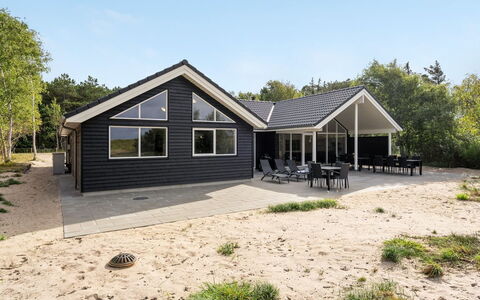 Jorn - 75M from the Sea: Huis, Dak, Huis, Verblijf, Schuur, Garden Gebouwen, Siding, Werf, Blokhut, Hut