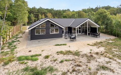 Jorn - 75M from the Sea: Huis, Dak, Huis, Verblijf, Schuur, Garden Gebouwen, Siding, Werf, Blokhut, Hut