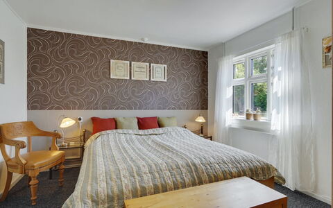 Evje - 250M from the Sea: Bed, Slaapkamer, Interieur Ontwerp, Bedding, Laken, Meubilair, Flooring, Hout, Verdieping, Plafond