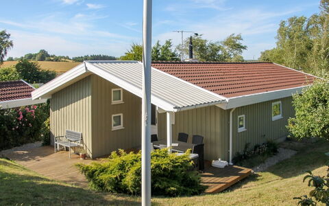 Roel - 500M from the Sea: Dak, Huis, Huis, Woongebied, Verblijf, Siding, Landgoed, Werf, Garden Gebouwen, Landscaping