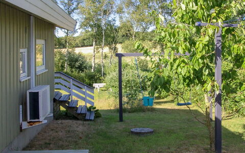 Roel - 500M from the Sea: Struik, Tuin, Land Lot, Backyard, Schaduw, Gazon, Garden Gebouwen, Werf, Landscaping, Outdoor Structuur