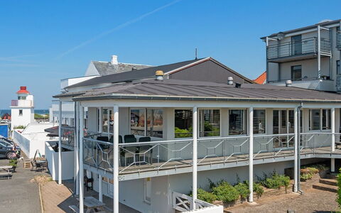 Irma - 25M from the Sea: Dak, Huis, Huis, Verblijf, Siding, Landgoed, Oprit, Garden Gebouwen, Werf, Schuur