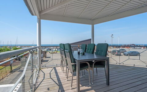 Irma - 25M from the Sea: Dak, Huis, Huis, Verblijf, Siding, Landgoed, Oprit, Garden Gebouwen, Werf, Schuur