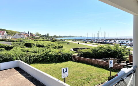 Irma - 25M from the Sea: Dak, Huis, Huis, Verblijf, Siding, Landgoed, Oprit, Garden Gebouwen, Werf, Schuur