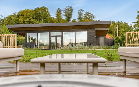 Sebbi - 90M from the Sea: Land Lot, Tuin, Meubilair, Buitenmeubels, Garden Gebouwen, Landgoed, Hardwood, Gazon, Landscaping, Stoel