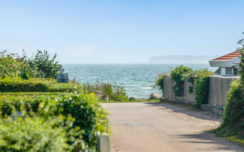 Sebbi - 90M from the Sea: Struik, Zee, Kust En Oceanic Landvormen, Kust, Oceaan, Kust, Strand, Tropen, Haag, Landscaping