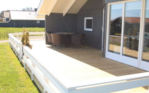 Apsolon - 150M from the Sea: Meubilair, Interieur Ontwerp, Flooring, Hout, Verdieping, Plafond, Houten Vloer, Stoel, Tafel, Verlichting