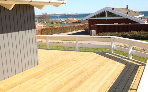 Apsolon - 150M from the Sea: Meubilair, Interieur Ontwerp, Flooring, Hout, Verdieping, Plafond, Houten Vloer, Stoel, Tafel, Verlichting