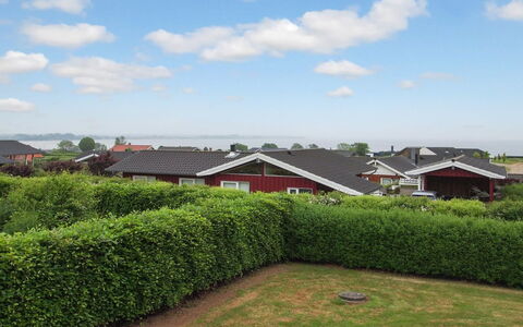 Henrijette - 200M from the Sea: Struik, Woongebied, Huis, Huis, Haag, Dak, Land Lot, Tuin, Verblijf, Gazon