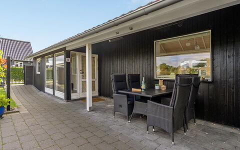 Kei - 75M from the Sea: Dak, Huis, Huis, Verblijf, Siding, Landgoed, Oprit, Garden Gebouwen, Werf, Schuur