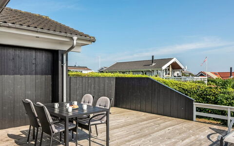 Maj - 150M from the Sea: Meubilair, Interieur Ontwerp, Flooring, Hout, Verdieping, Plafond, Houten Vloer, Stoel, Tafel, Verlichting