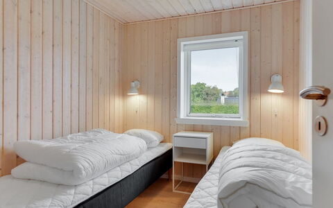 Serey - 500M from the Sea: Hout, Slaapkamer, Plafond, Bed, Interieur Ontwerp, Verdieping, Bedding, Laken, Bed Frame, Plank