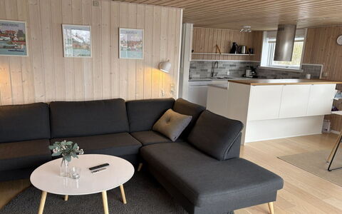 Serey - 500M from the Sea: Meubilair, Buitenmeubels, Tableware, Tafel, Drinkware, Stoel, Buitentafel, Voedsel, Fles