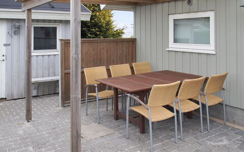 Stenkil - 250M from the Sea: Dak, Huis, Huis, Verblijf, Deur, Siding, Dek, Veranda, Plank, Hardwood