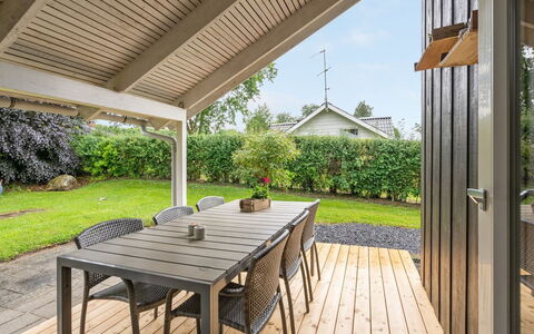 Petrus - 750M from the Sea: Meubilair, Interieur Ontwerp, Flooring, Hout, Verdieping, Plafond, Houten Vloer, Stoel, Tafel, Verlichting