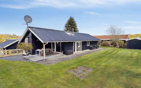 Petrus - 750M from the Sea: Meubilair, Interieur Ontwerp, Flooring, Hout, Verdieping, Plafond, Houten Vloer, Stoel, Tafel, Verlichting