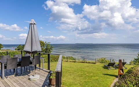 Majbritt - 50M from the Sea: Dak, Huis, Huis, Verblijf, Siding, Landgoed, Oprit, Garden Gebouwen, Werf, Schuur