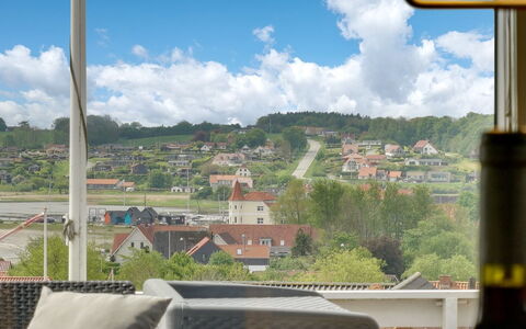 Heimeram - 150M from the Sea: Dak, Huis, Huis, Verblijf, Deur, Siding, Dek, Veranda, Plank, Hardwood
