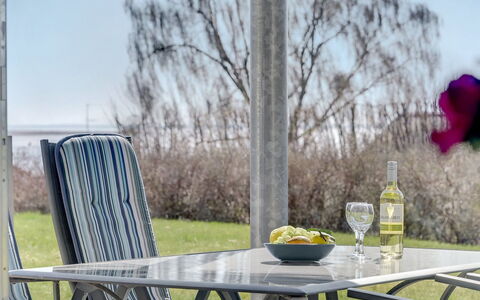 Snezana - 150M from the Sea: Woongebied, Dak, Voorstad, Oprit, Landgoed, Schoorsteen