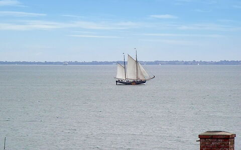 Snezana - 150M from the Sea: Woongebied, Dak, Voorstad, Oprit, Landgoed, Schoorsteen