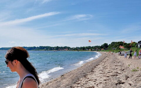 Snezana - 150M from the Sea: Woongebied, Dak, Voorstad, Oprit, Landgoed, Schoorsteen