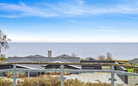 Snezana - 150M from the Sea: Gras, Grasland, Landschap, Ecoregio, Plain, Plantengemeenschap, Land Lot, Buitenmeubels, Prairie, Shrubland
