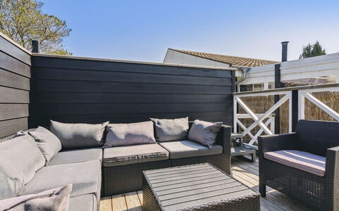 Anisa - 400M from the Sea: Meubilair, Interieur Ontwerp, Flooring, Hout, Verdieping, Plafond, Houten Vloer, Stoel, Tafel, Verlichting