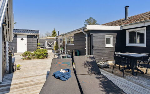Anisa - 400M from the Sea: Meubilair, Interieur Ontwerp, Flooring, Hout, Verdieping, Plafond, Houten Vloer, Stoel, Tafel, Verlichting