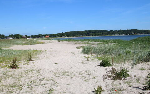 Anisa - 400M from the Sea: Meubilair, Interieur Ontwerp, Flooring, Hout, Verdieping, Plafond, Houten Vloer, Stoel, Tafel, Verlichting