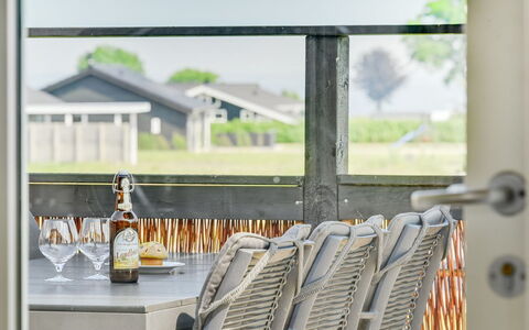 Iorund - 550M from the Sea: Dak, Huis, Huis, Verblijf, Deur, Siding, Dek, Veranda, Plank, Hardwood