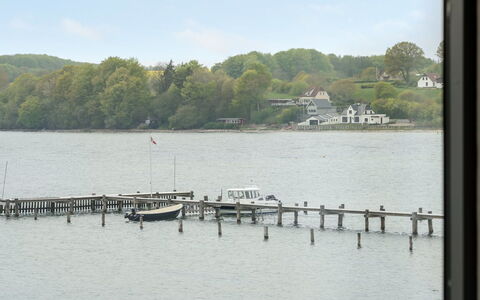 Florinda - 10M from the Sea: Blauw, Struik, Verblijf, Groundcover, Tuin, Landgoed, Schaduw, Landscaping, Boerderij, Eco Hotel