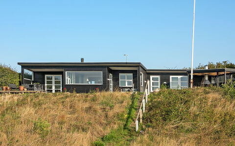 Kaapo - 300M from the Sea: Blauw, Struik, Verblijf, Groundcover, Tuin, Landgoed, Schaduw, Landscaping, Boerderij, Eco Hotel