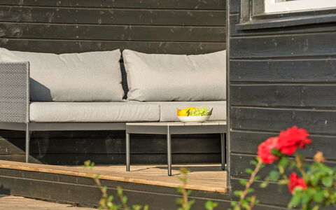Kaapo - 300M from the Sea: Blauw, Struik, Verblijf, Groundcover, Tuin, Landgoed, Schaduw, Landscaping, Boerderij, Eco Hotel