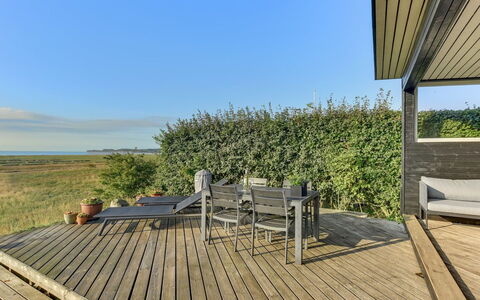 Kaapo - 300M from the Sea: Blauw, Struik, Verblijf, Groundcover, Tuin, Landgoed, Schaduw, Landscaping, Boerderij, Eco Hotel