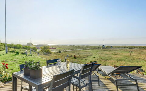 Kaapo - 300M from the Sea: Blauw, Struik, Verblijf, Groundcover, Tuin, Landgoed, Schaduw, Landscaping, Boerderij, Eco Hotel