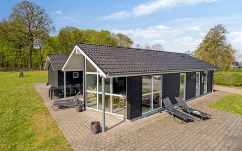 Tenaya - 200M from the Sea: Woongebied, Dak, Voorstad, Oprit, Landgoed, Schoorsteen