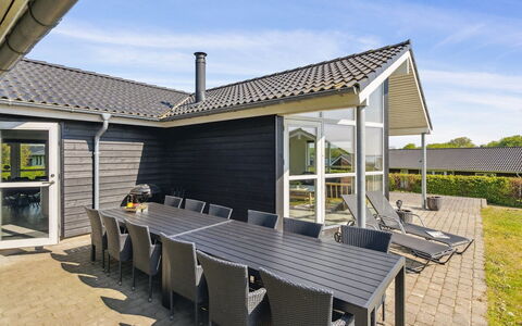Tenaya - 200M from the Sea: Woongebied, Dak, Voorstad, Oprit, Landgoed, Schoorsteen