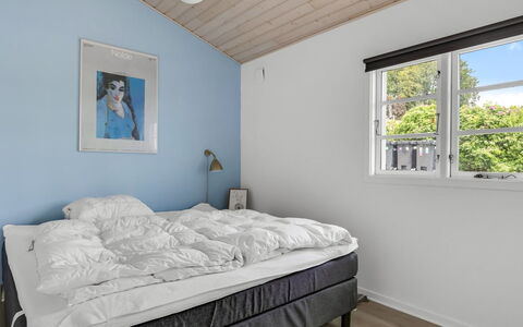 Gülbahar - 300M from the Sea: Slaapkamer, Bed, Bedding, Laken, Interieur Ontwerp, Plafond, Meubilair, Verdieping, Bed Frame, Linens