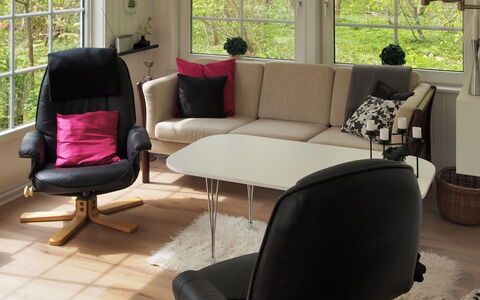 Rigmor - 300M from the Sea: Blauw, Struik, Verblijf, Groundcover, Tuin, Landgoed, Schaduw, Landscaping, Boerderij, Eco Hotel