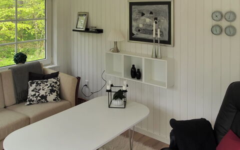 Rigmor - 300M from the Sea: Blauw, Struik, Verblijf, Groundcover, Tuin, Landgoed, Schaduw, Landscaping, Boerderij, Eco Hotel