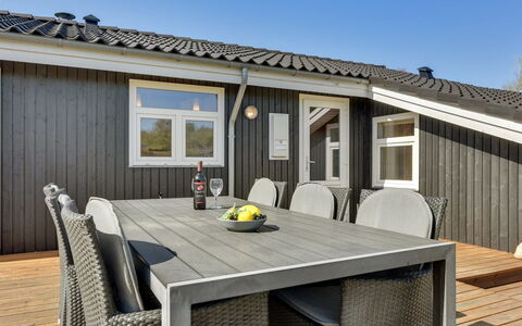 Enja - 150M from the Sea: Meubilair, Interieur Ontwerp, Flooring, Hout, Verdieping, Plafond, Houten Vloer, Stoel, Tafel, Verlichting