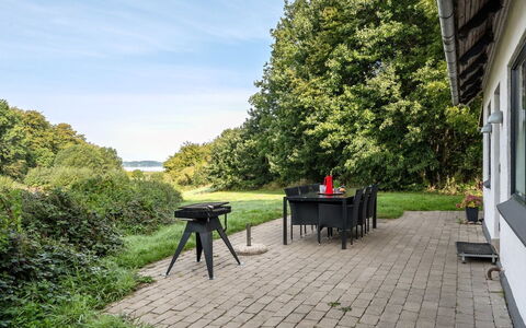 Rosa - 300M from the Sea: Hout, Dak, Architectuur, Huis, Huis, Verblijf, Siding, Hardwood, Helling, Landgoed